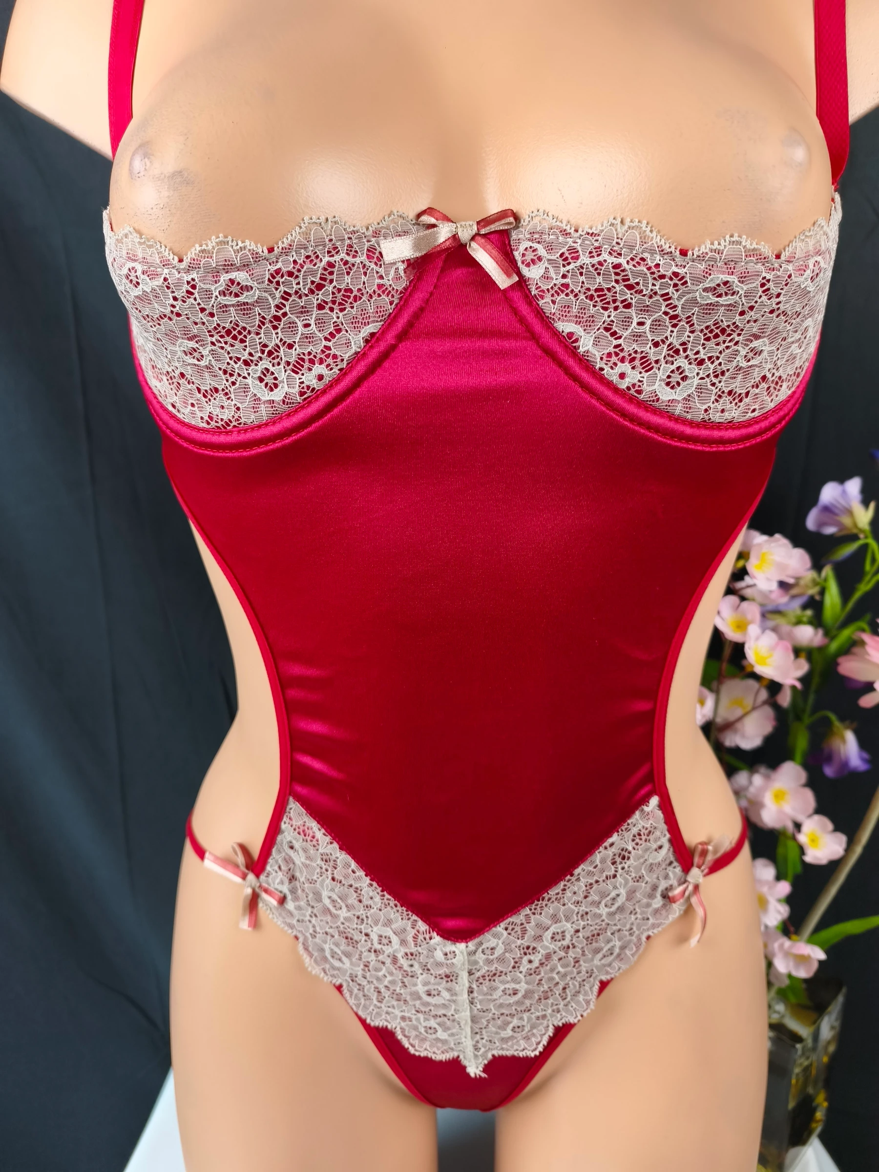 Body satinado con un look elegante y súper sexy + Banda para ojos para juego travieso / Nuevo Talla – photo 3